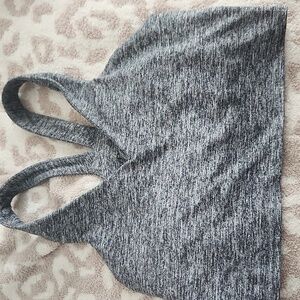 Quince Ultra Soft V Neck Cropped Tabk Bra Medium Gray